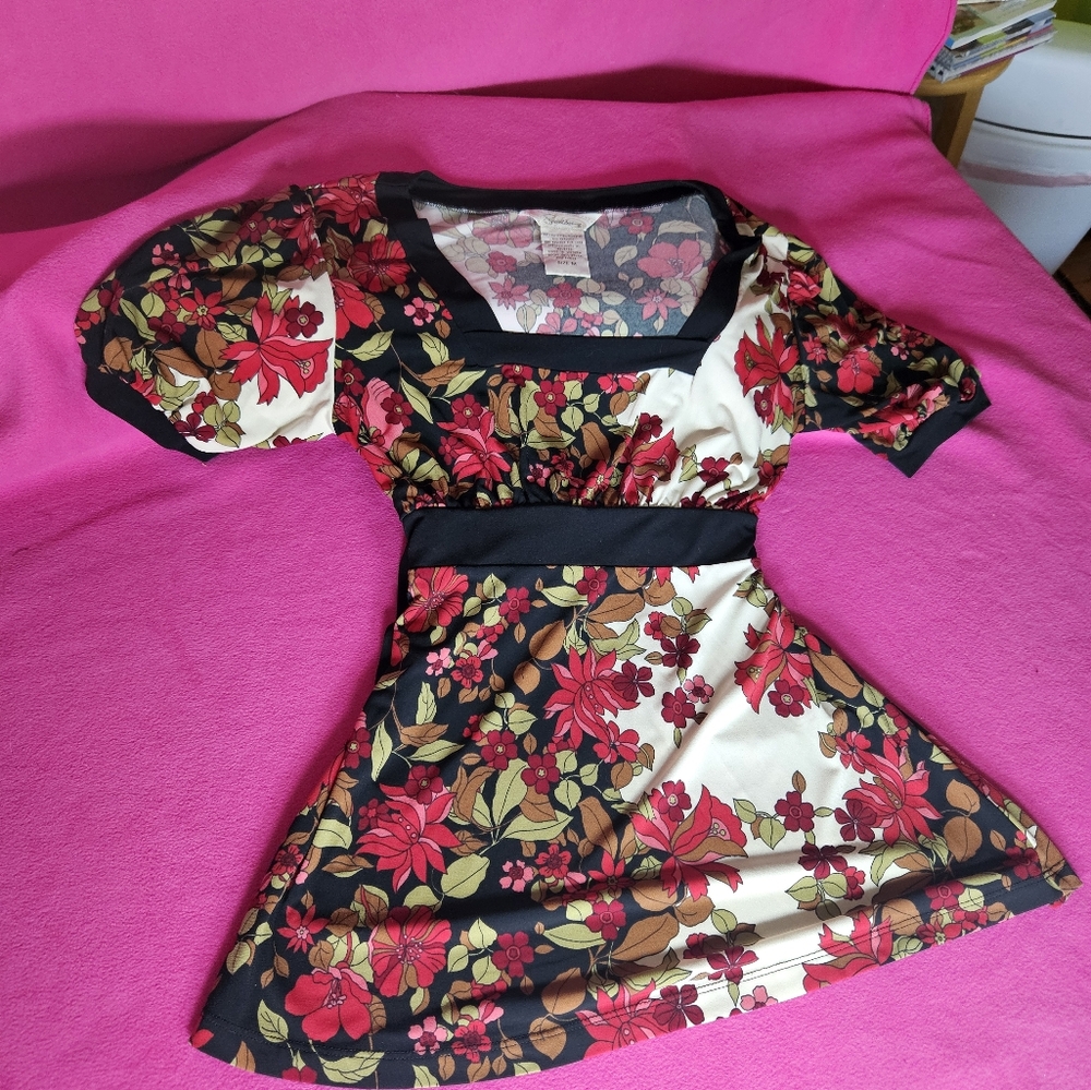 Spense Dress with Red and Black Floral Design. Size Small.